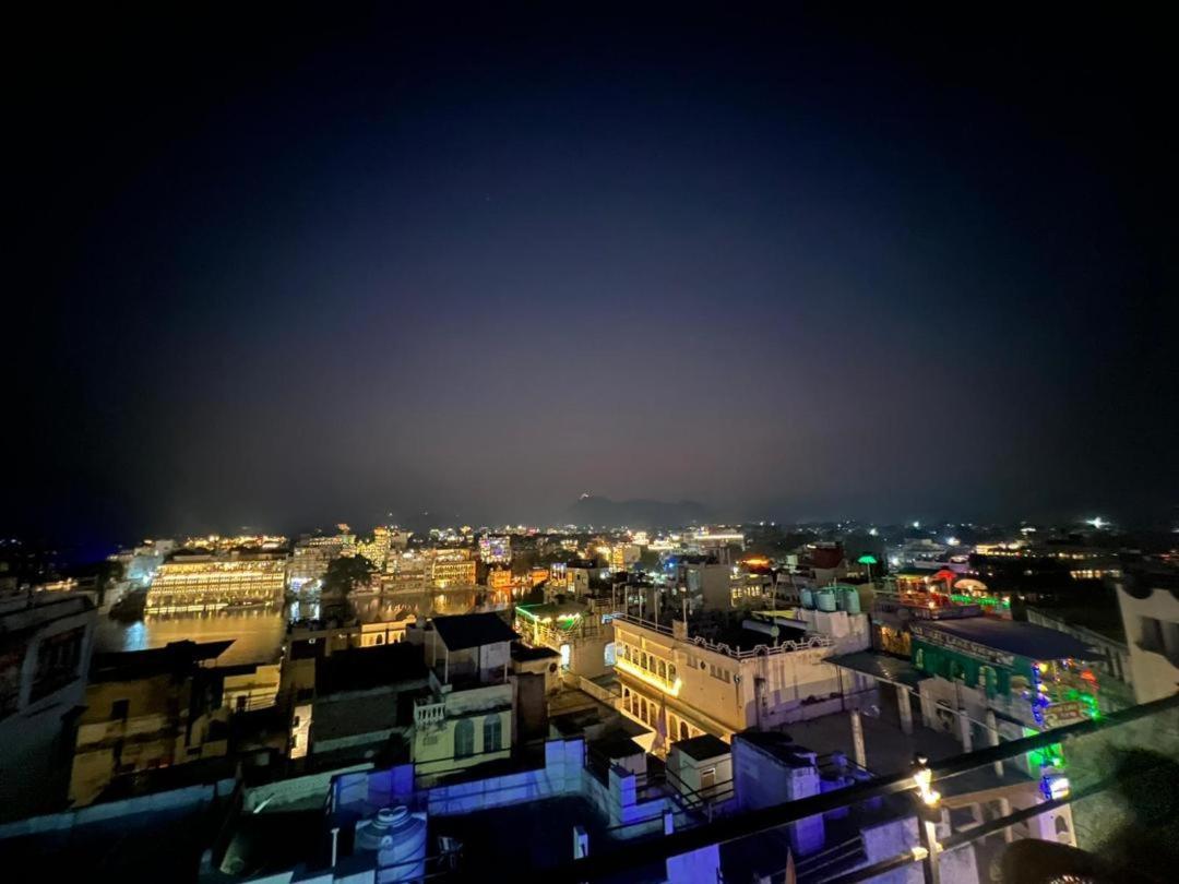 Jag Niwas Guest House & Pure Veg Restaurant Udaipur Exterior photo