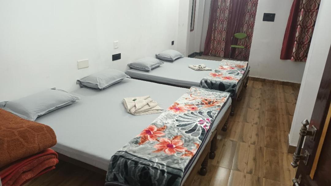 Jag Niwas Guest House & Pure Veg Restaurant Udaipur Exterior photo