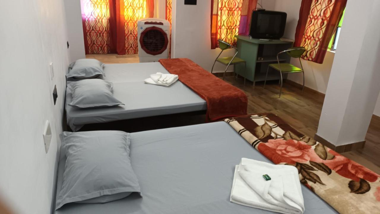 Jag Niwas Guest House & Pure Veg Restaurant Udaipur Exterior photo