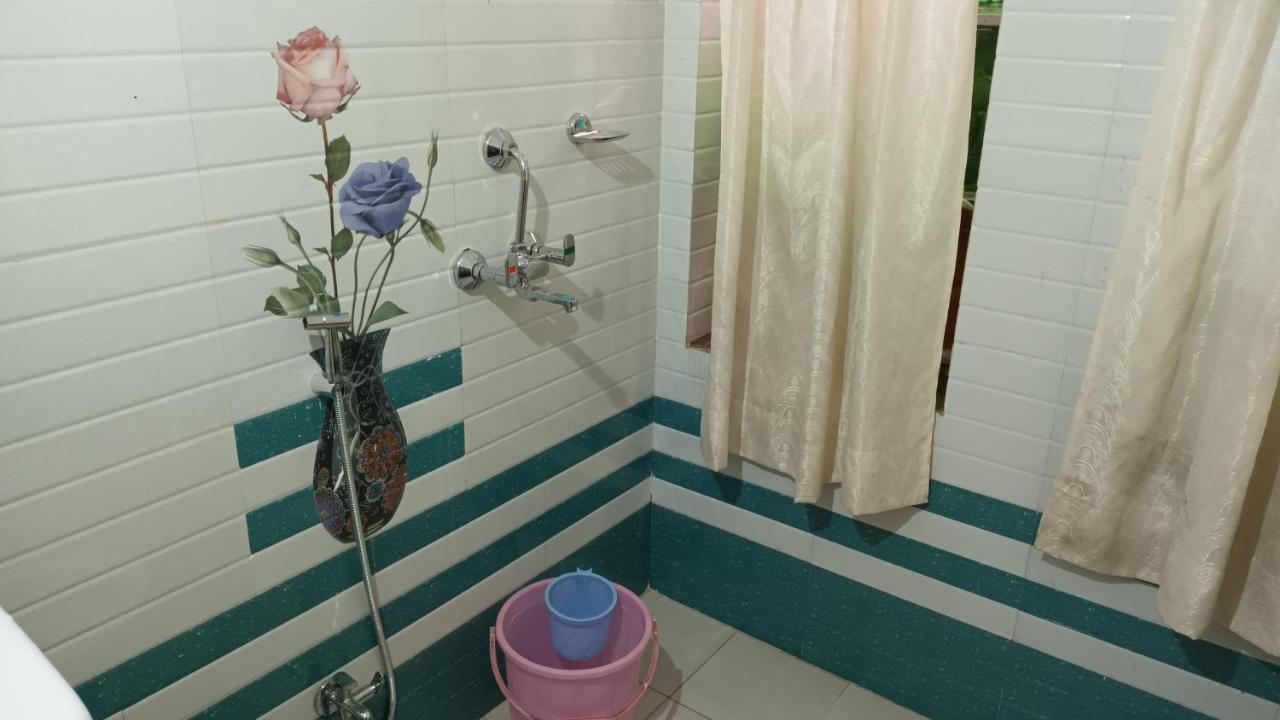 Jag Niwas Guest House & Pure Veg Restaurant Udaipur Exterior photo
