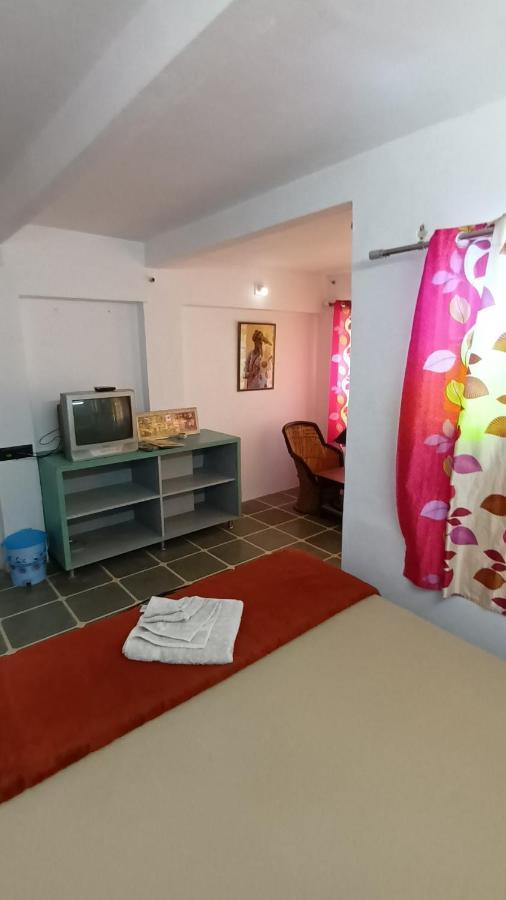 Jag Niwas Guest House & Pure Veg Restaurant Udaipur Exterior photo