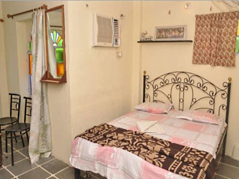 Jag Niwas Guest House & Pure Veg Restaurant Udaipur Exterior photo